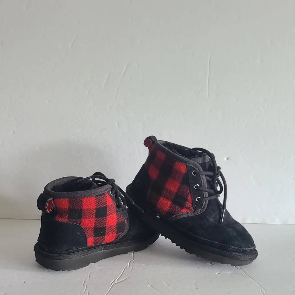 UGG Black suede leather  boys boots sz.1